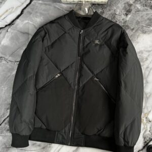 [국내배송]버버리 24FW 프리미엄 퀼티드 다운점퍼