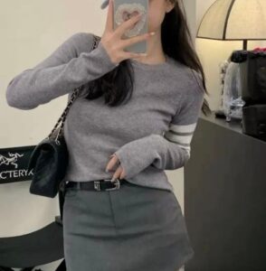 [국내배송]톰브라운 기본 라운드 니트