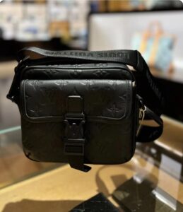 [국내배송]루이비통 M12516 겟어웨이 메신저