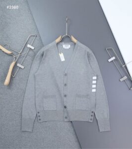 [국내배송]톰브라운 인타르시아 4바 V넥 가디건