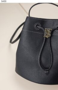 [국내배송]버버리 [BURBERRY] 수입고급 버버리 tb 버킷백