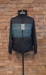 [국내배송]발렌시아가 로고라인 세미 오버핏 윈드브레이커