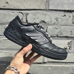 [국내배송]발렌시아가 햄튼스 원 아웃 스니커즈 블랙