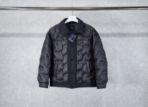 [국내배송]프라다 구스다운 퀼팅 패딩