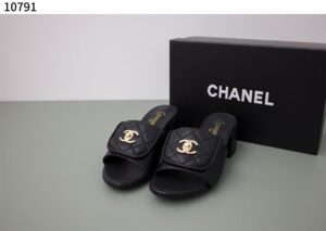 [국내배송]샤넬 [Chanel] **넬 체인 CC로고 퀼팅 슬리퍼 뮬