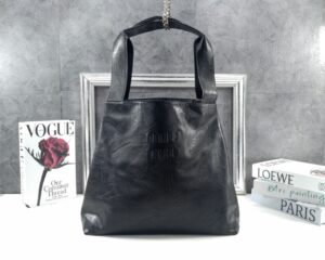 [국내배송]미우미우 로고 나파 호보백