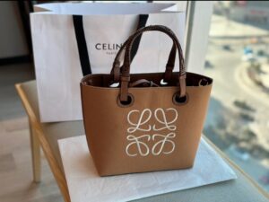 [국내배송]로에베 애너그램 토트백