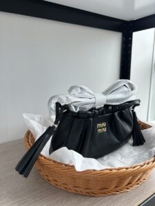 [국내배송]미우미우 조이 나파 레더백