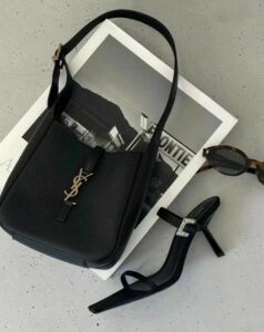 [국내배송]생로랑 [ YSL ] 수입 Le 5 A 7 호보백