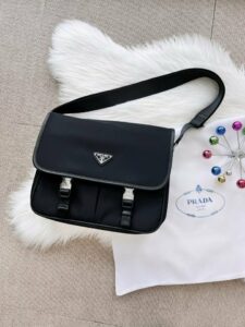 [국내배송]프라다 메신져백