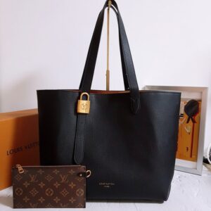 [국내배송]루이비통 로우 키 카바스 호보백