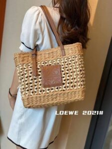 [국내배송]로에베 화이트 라탄백