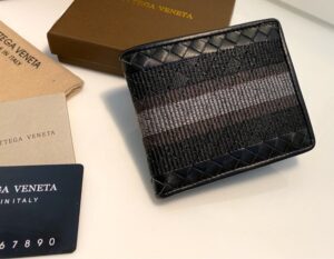 [국내배송]보테가 베네타 스트라이프 남성 반지갑