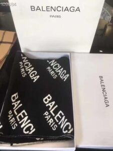 [국내배송]발렌시아가 리버서블 니트 머플러