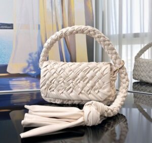 [국내배송]보테가베네타 스몰 칼리메로 씨타