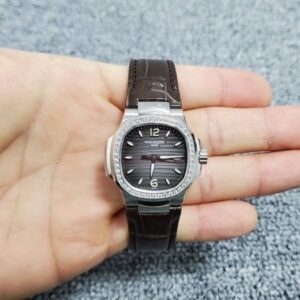 [국내배송]파텍필립 노틸러스7010 18K 화이트골드 악어밴드 스트랩 SC 팩토리