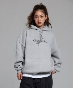 [국내배송]디올 나뭇잎 레터링 후드티