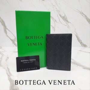 [국내배송]보테가베네타 인트레치아토 여권지갑