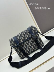 [국내배송]디올 히트 더 로드 플랩 스트랩 백