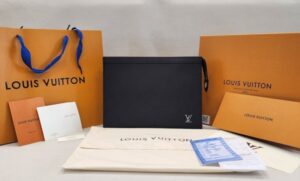 [국내배송]루이비통 포쉐트 보야주 클러치백 최상위 30450