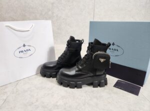 [국내배송]프라다 모노리스 파우치 부츠